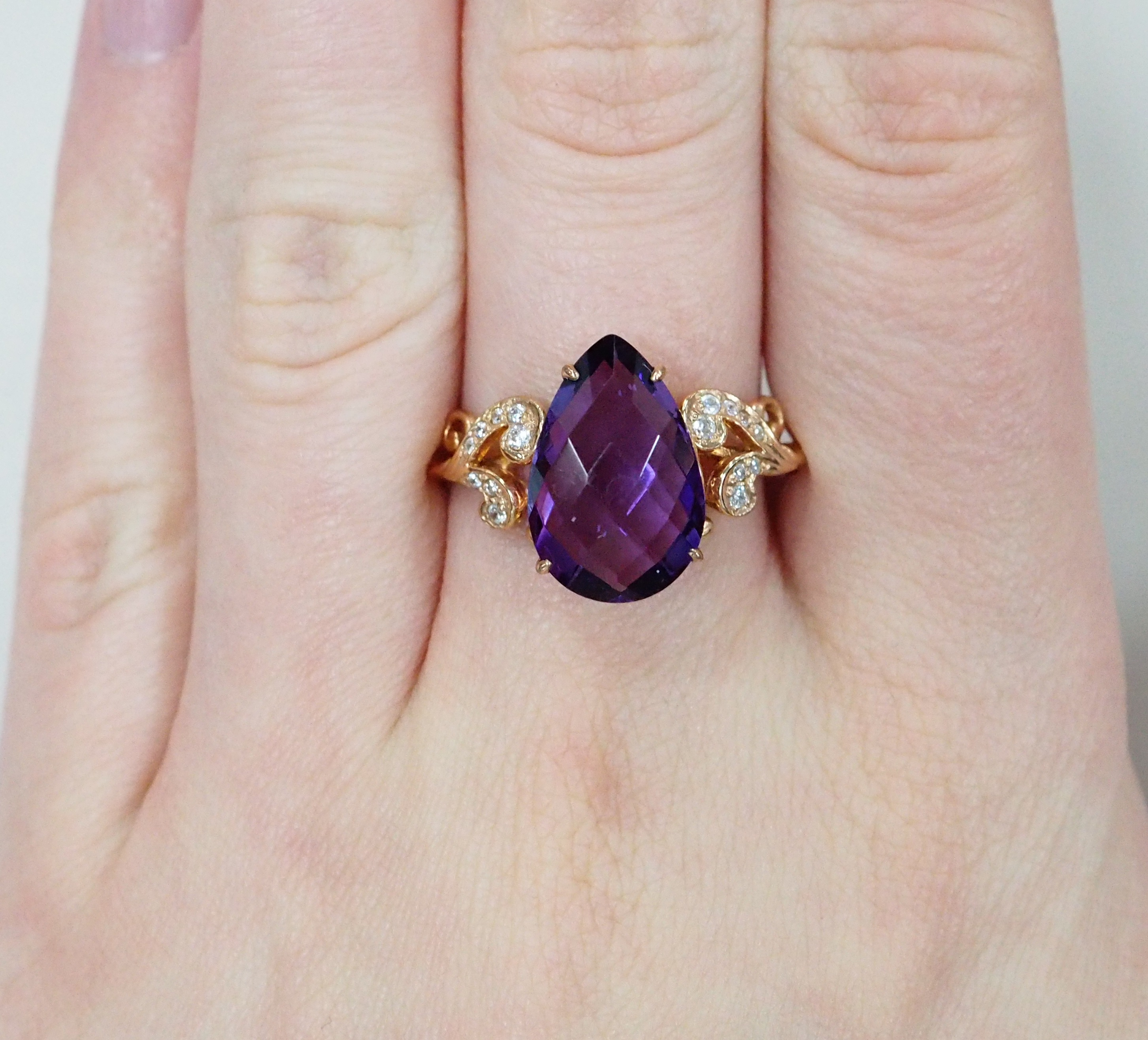 Серебряное кольцо 925 пробы; вставки Кварц ГТ цветом Аметист(бриолет), Фианит бесцв.;